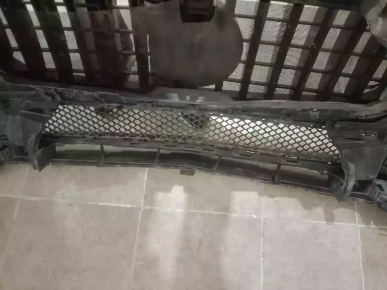 Mercedes E Serisi W213 2016-20 Çıkma Exclusive Ön Tampon