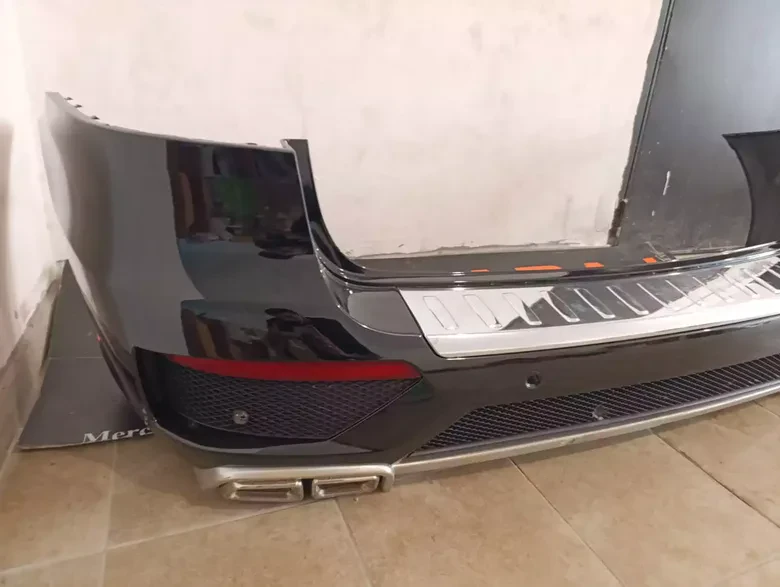 Mercedes ML Serisi W166 Çıkma Siyah Arka Tampon Dolu