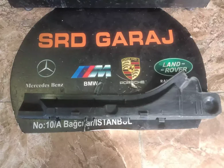Mercedes S Serisi W221 Sağ Çamurluk Braketi A2218890325