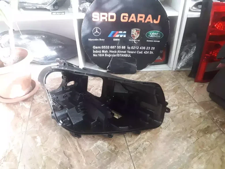 Mercedes W167 GLE Sağ Far Kasası