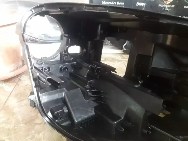 Mercedes W167 GLE Sağ Far Kasası