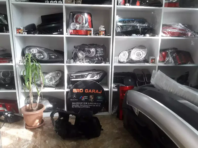 Mercedes W167 GLE Sağ Far Kasası