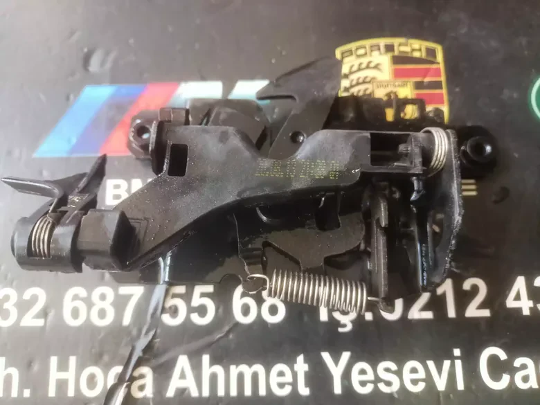 Mercedes W169 Kaput Kilidi Çıkma Orjinal A1698800560
