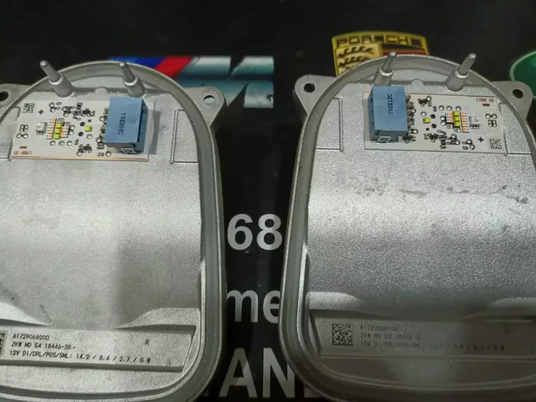 Mercedes W172 SLK SLC LED Far Beyni A1729068200 A1729068100