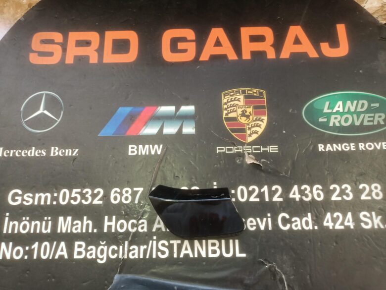 Mercedes W176 A45 2016 2018 Ön Çeki Kapağı