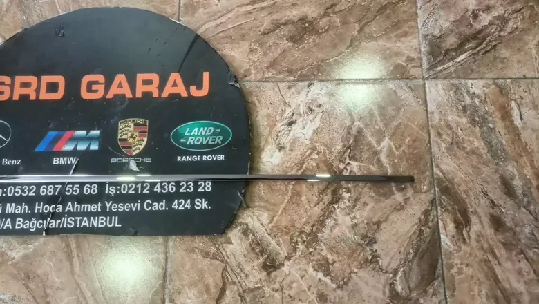 Mercedes W204 2007-14 Sağ Ön Kapı Nikelajı A2047200280