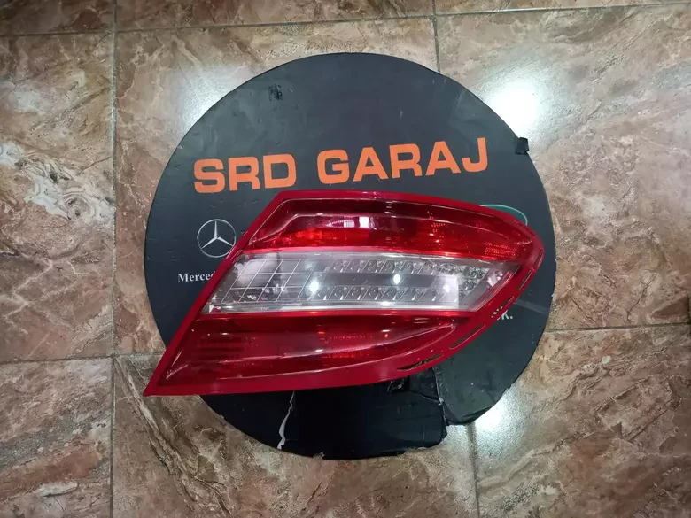 Mercedes W204 2007-2011 Sağ Stop 2048202064