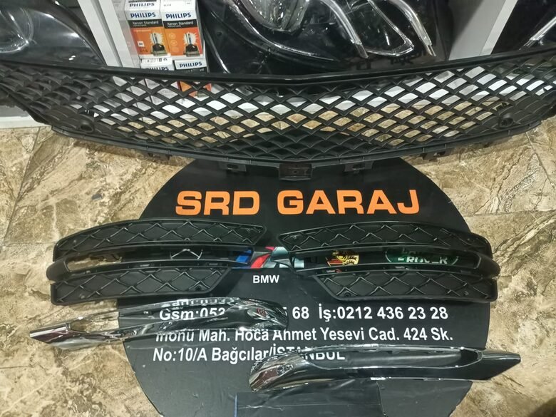 Mercedes W204 C Serisi AMG Tampon İzgarasi Nikalaji