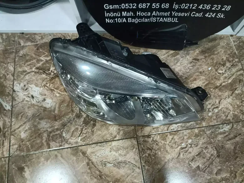 Mercedes W204 C Serısı Helojen Standart Far
