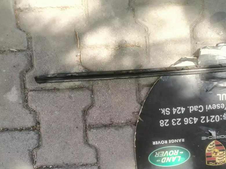 Mercedes W204 Kapı Alt Çıtası Ön Sağ 2046903662