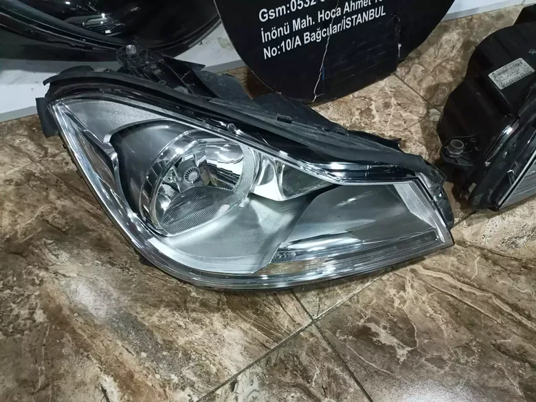 Mercedes W204 Makyajlı Kasa Kri İçi Krom Far