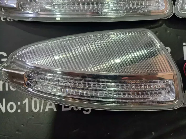 Mercedes W204 VITO639 Beyaz Sağ Sol Ayna Sinyali 2058200821-0721