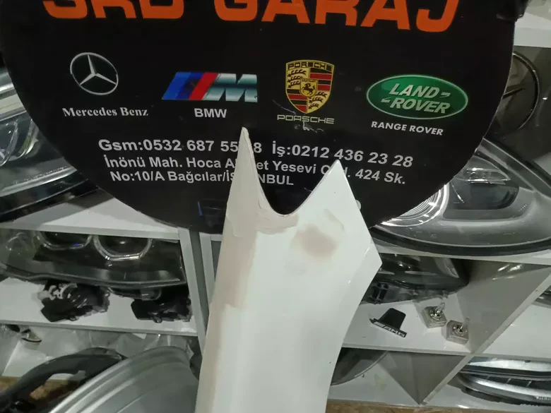 Mercedes W205 Sağ Ön Çamurluk