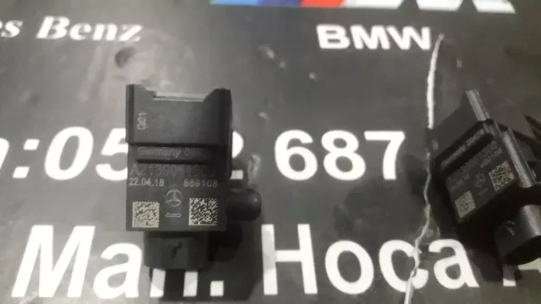 Mercedes W205 W213 Darbe Sensörü 2139051300