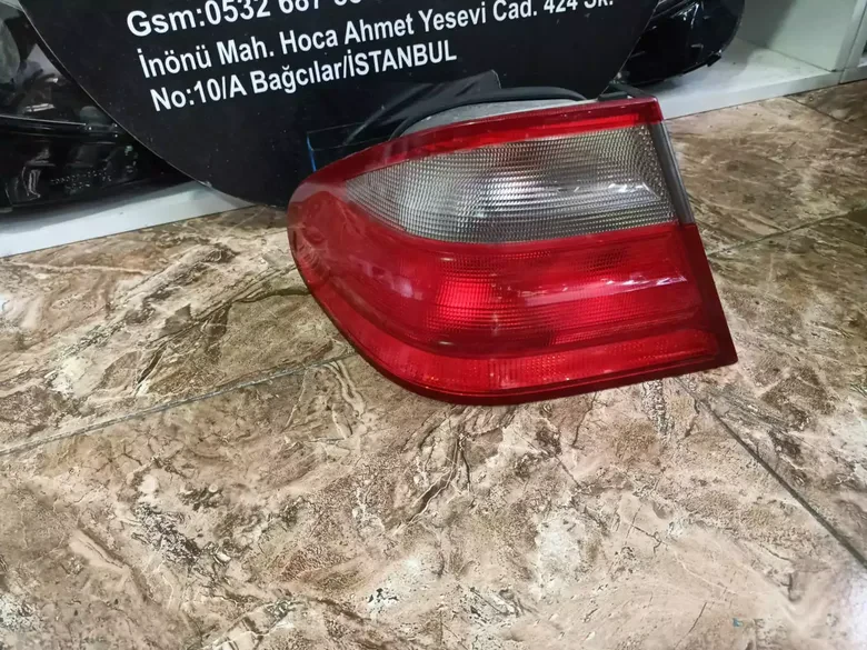 Mercedes W208 CLK Sol Dış Stop Duyu Üstünde A2088200164
