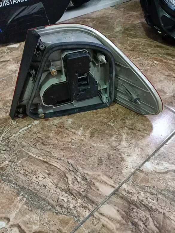 Mercedes W208 CLK Sol Dış Stop Duyu Üstünde A2088200164