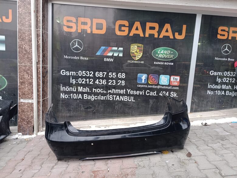 Mercedes W212 2013-16 Çıkma Siyah Arka Tampon