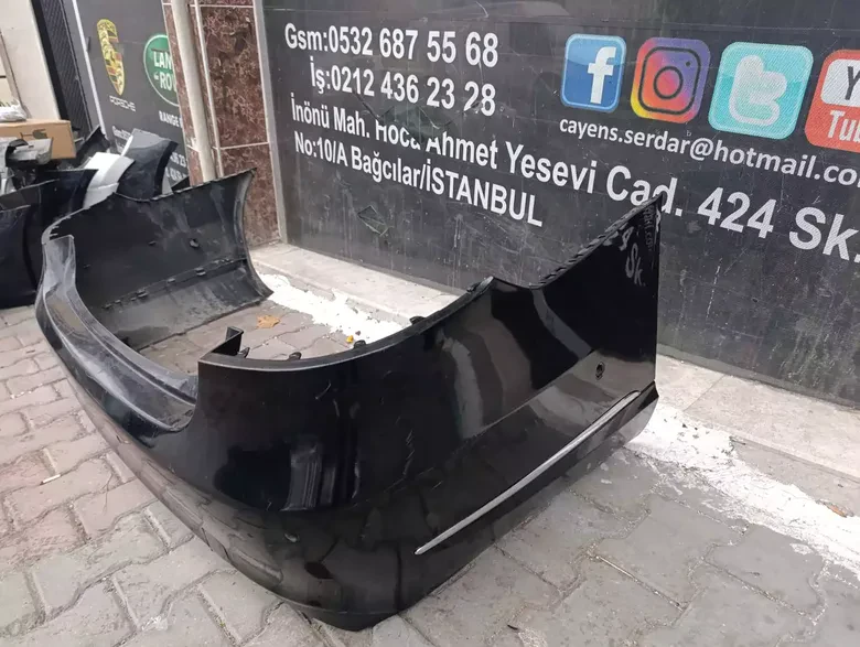 Mercedes W212 2013-16 Çıkma Siyah Arka Tampon