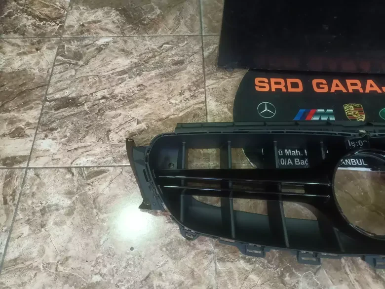 Mercedes W213 2016-20 AMG E63 Piano Siyah Panjur