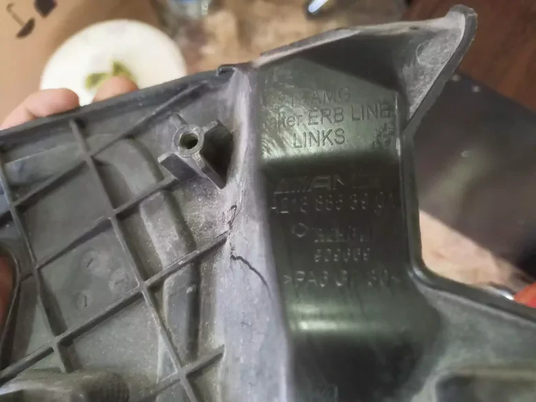 Mercedes W213 AMG Egzoz Braketi A2138853901