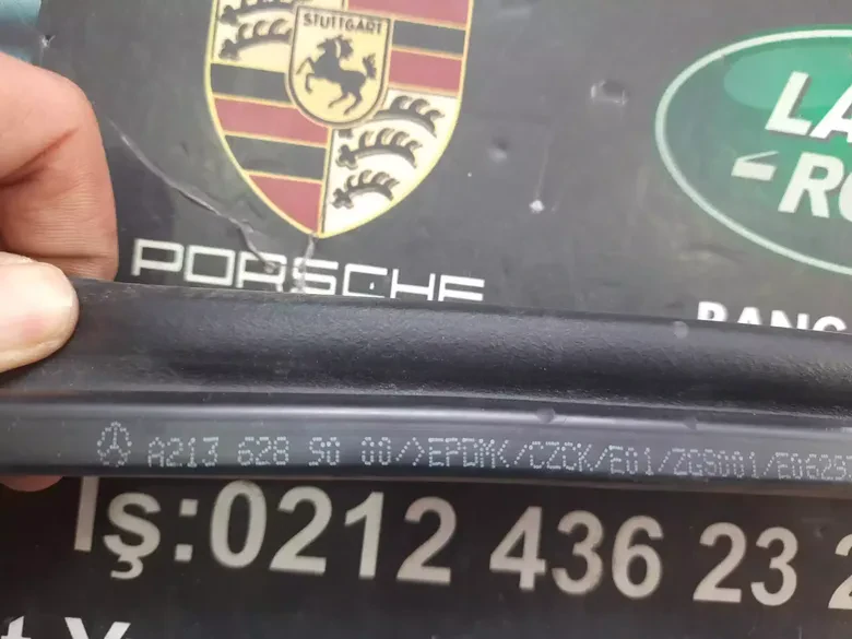 Mercedes W213 Ön Tampon Lastiği 2136289000