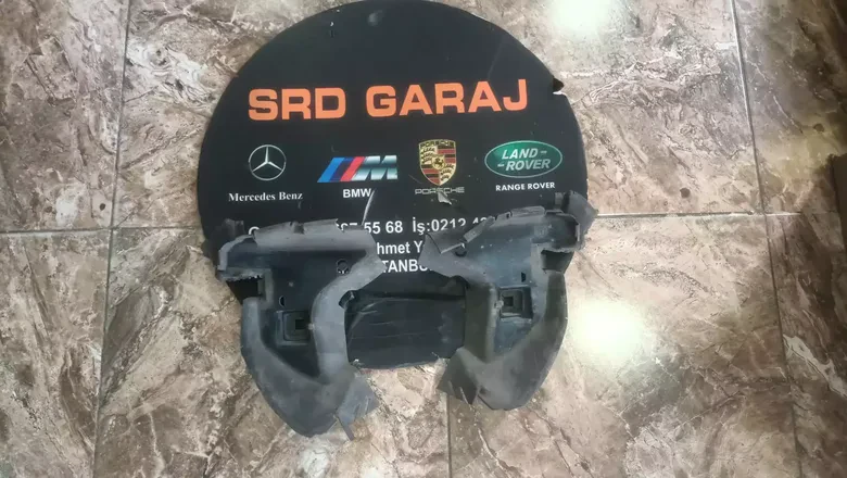 Mercedes W213 Sağ Sol Radyatör Hava Giriş Braketi A2135051230 A2135051130