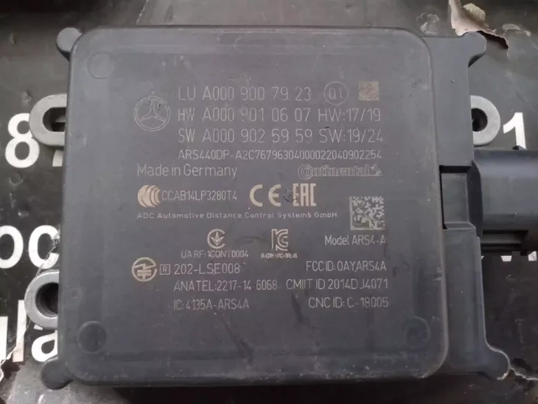 Mercedes W213 W238 W217 W257 GLS Radar Sensörü A0009007923