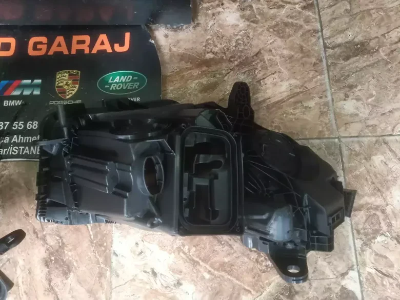 Mercedes W214 Sağ Sol Far Kasası