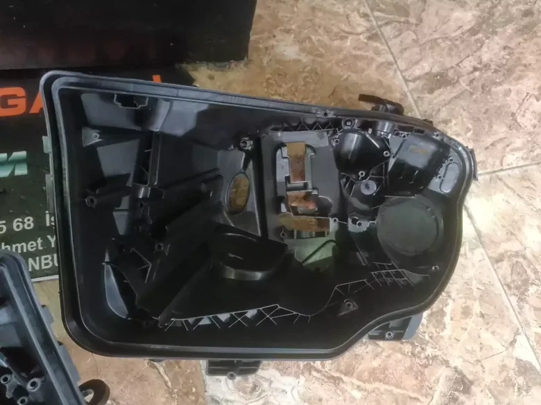 Mercedes W214 Sağ Sol Far Kasası