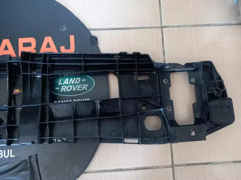 Mercedes W223 Radyatör Üst Destek Braketi 2236205600