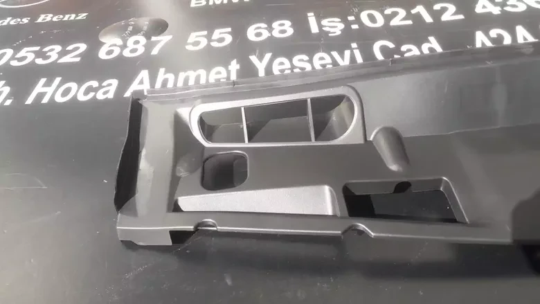Merceses C Serisi W204 Panel Üst Hava Kanalı 2045000155