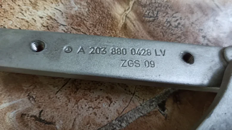 Mersedes C Serisi W203 Sol Kaput Menteşesi A2038800428