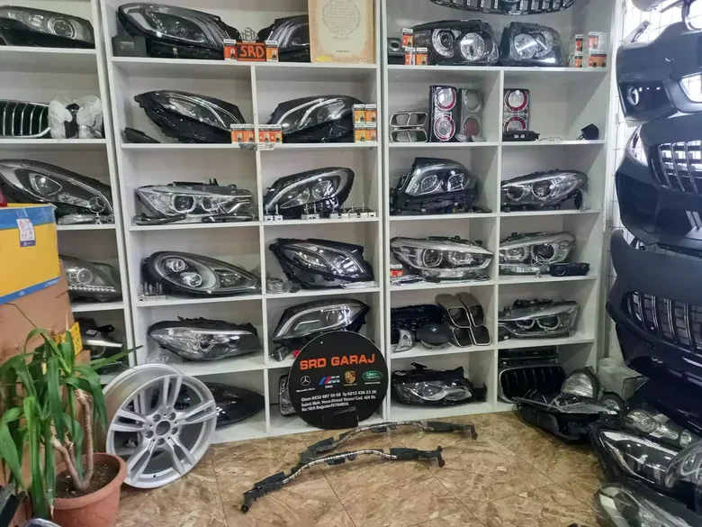 Mersedes C Serisi W205 Ön Panel Üst Orta Braketi A2056203801 -4101