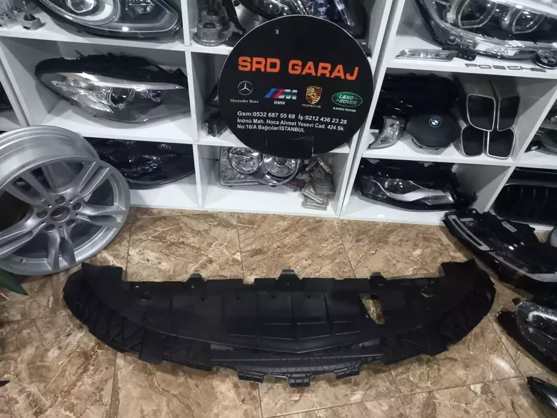 Mersedes CLA Serisi W117 W176 AMG Alt Muhafaza Yarasa Bagaliti A1768850136