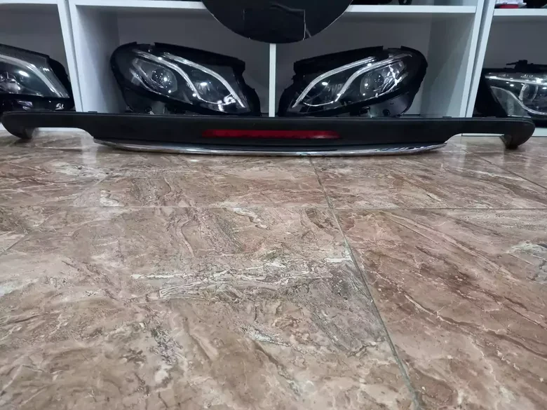 Mersedes CLS W218 Arka Tanpon Difrizörü