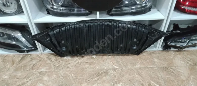 Mersedes W204 Ön Tampon Yarasa Bagaliti A2045200723
