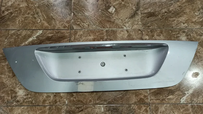 Mersedes W211 E Serisi Arka Bagaj Plakalığı 2117500237