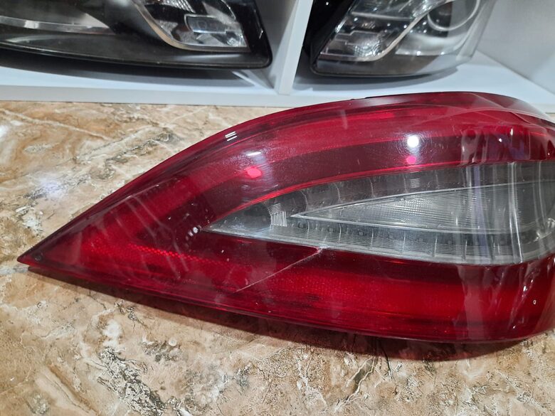 Mersedes W218 CLS Sağ Arka Stop Lambası