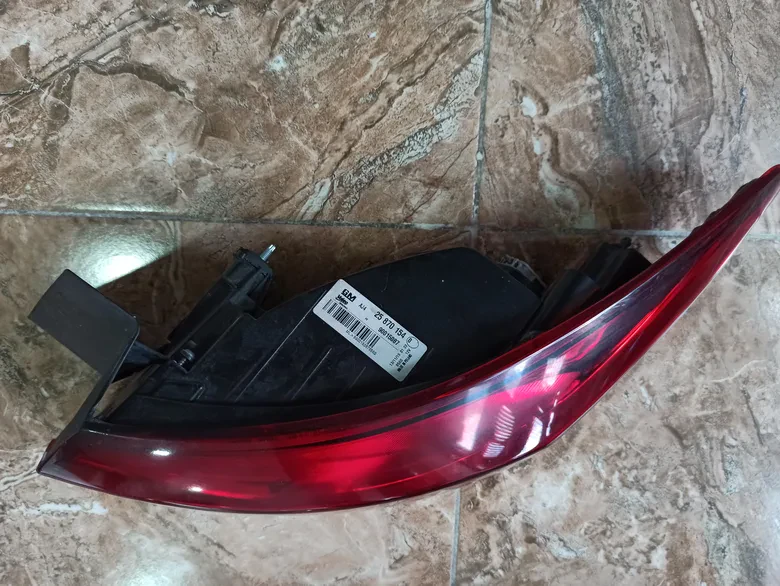 Opel Astra J Sedan Sağ Stop 25870154