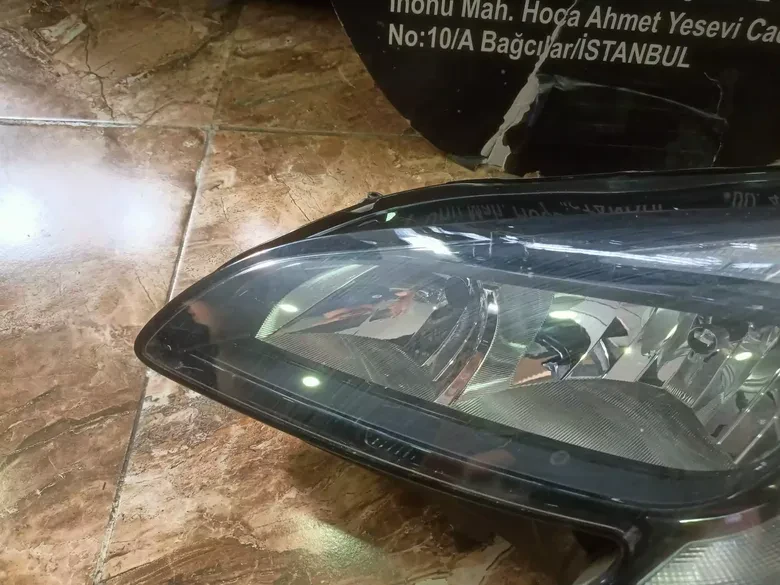 Opel Corsa 2016 2019 Sol Çıkma Far