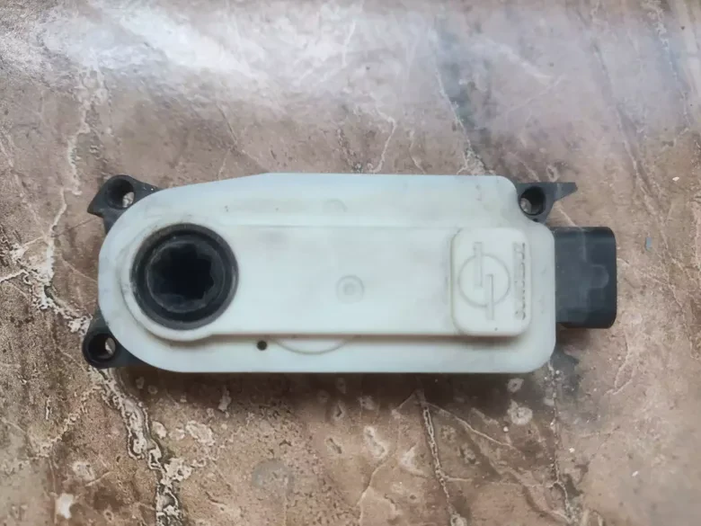 Opel Corsa F Mokka Hava Yönlendirme Motoru 5877R1001A