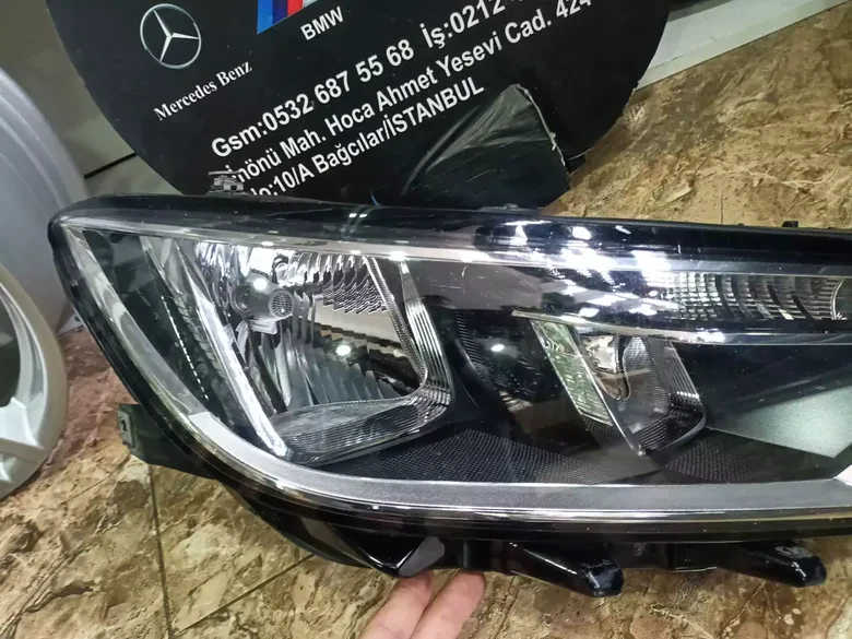 Passat B8 Halojen Sağ Far