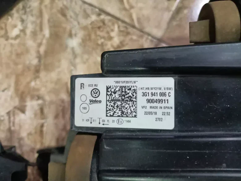 Passat B8 Halojen Sağ Far