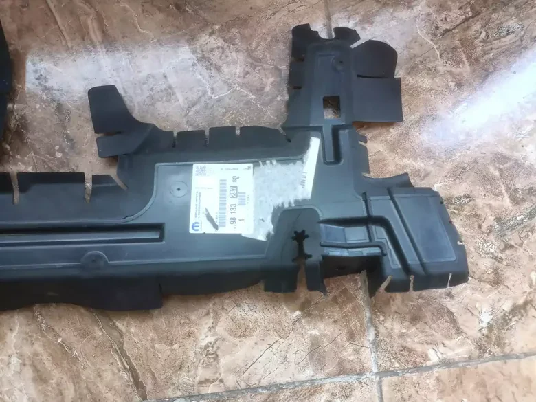 Peugeot 3008 2016- Panel Braketi Sıfır Orj 9813328780