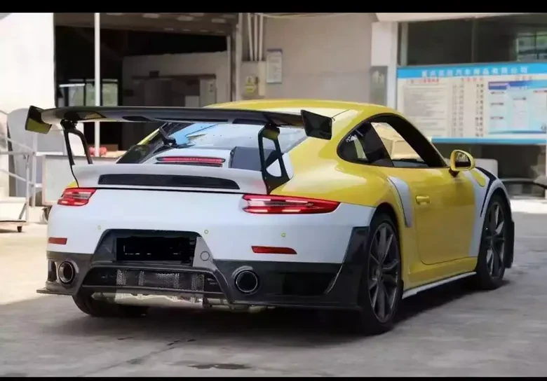 Porsche 911 991.2 İçin GT2RS Yarı Karbon Gövde Kiti