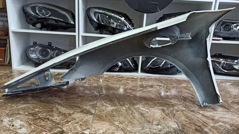 Porsche 911 Carrera Sağ Ön Çamurluk