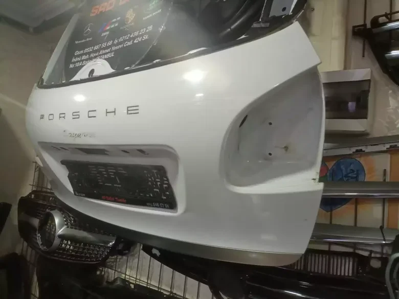 Porsche Cayenne Bagaj Kapağı Beyaz Hatasız Boyasız