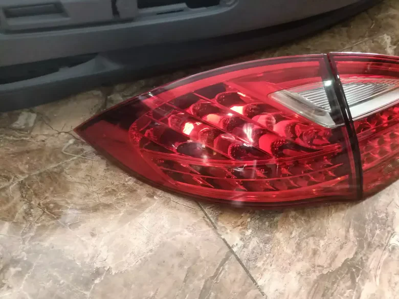 Porsche Cayenne Stop Orjinal Cikma Tek Satılır