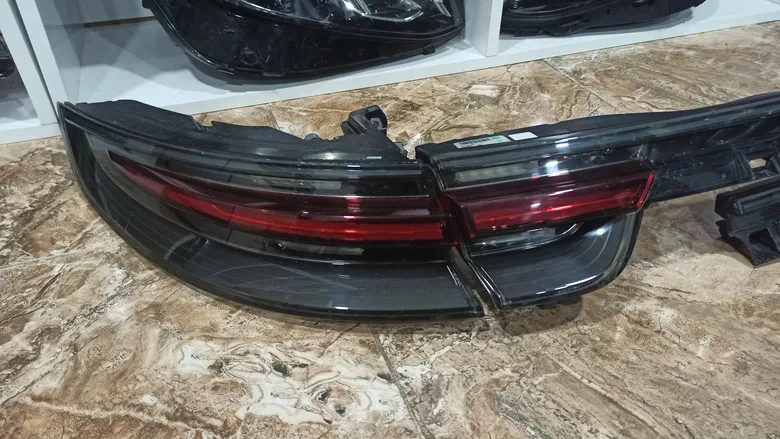 Porsche Panamera 971 Arka Stop 973.945.207 973.945.208