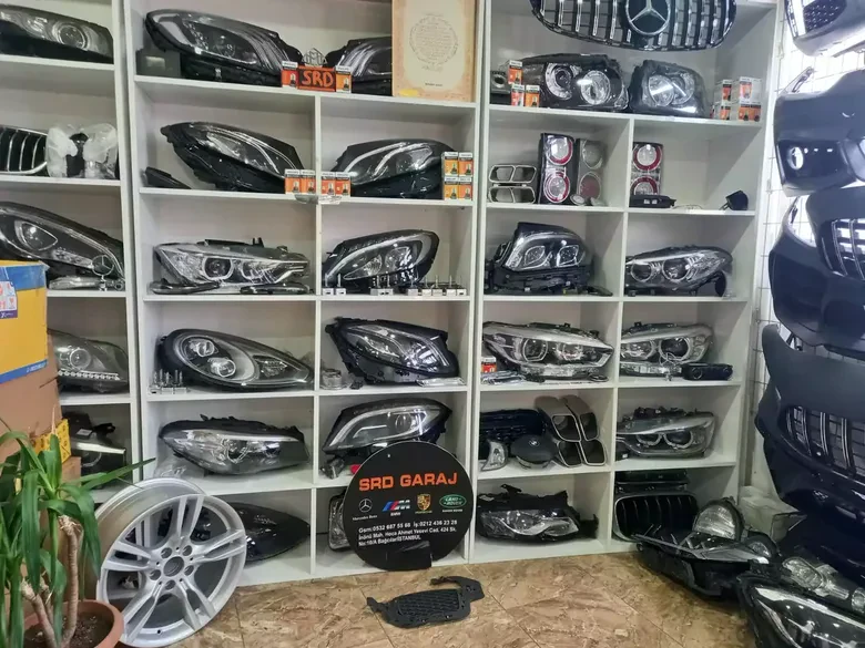 Range Rover Evoque Ön Sol Tampon Izgarası GJ3215A299